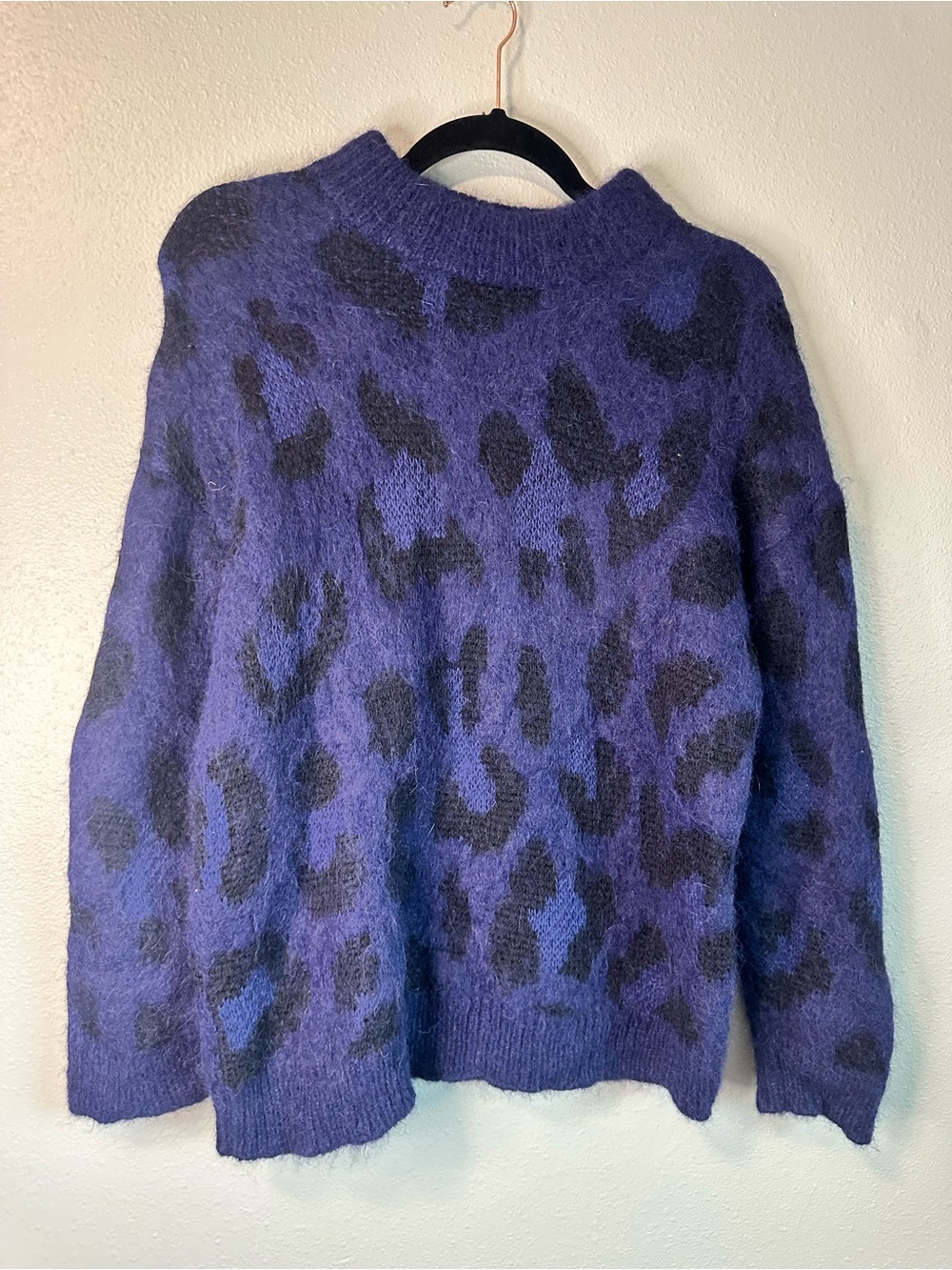 Alpaca Wool Blend Swearer Leopard Animal Print Crewneck Knit